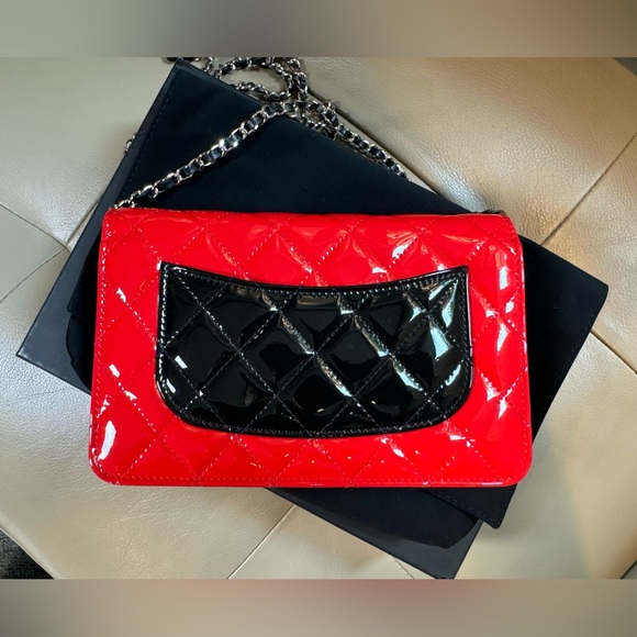 CHANEL▪️ Quilted Bi-Color Wallet On Chain WOC red/black - Picture 2 of 10
